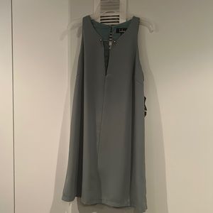 Size small lulus dress never worn